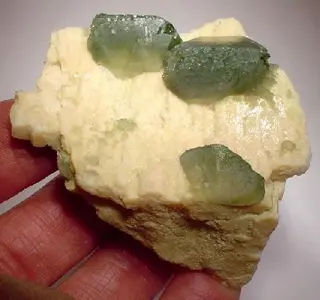 Apatite-(CaOH)-Feldspar-Group-119177.jpg