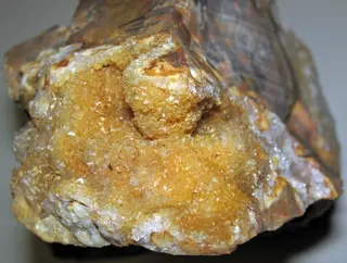 Quartz crystal-lined cavity in flint (Vanport Flint, Middle Pennsylvanian; Nethers Flint Quarries, Flint Ridge, Ohio, USA) 5 (25761845538).jpg