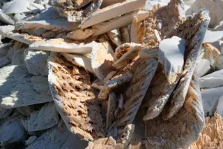 Lime residue thermal water Katlanovo spa 1.jpg