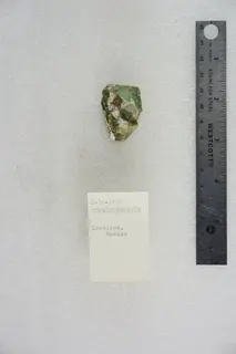 Cuprotungstite (47975538542).jpg