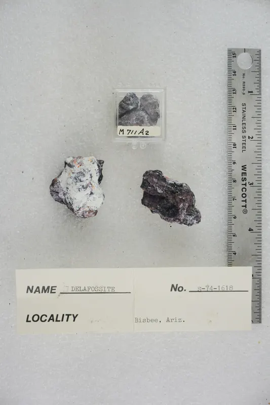Delafossite (40945052063).jpg