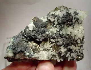 Djurleite-Quartz-Pyrite-261711.jpg
