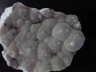 Spheroidal crystal of Pectolite.jpg