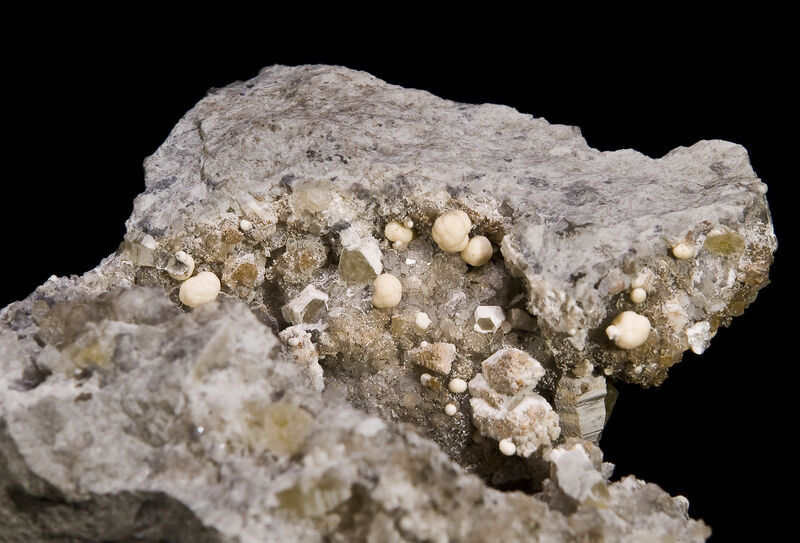 Dresserite