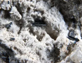 Pseudobrookite.jpg