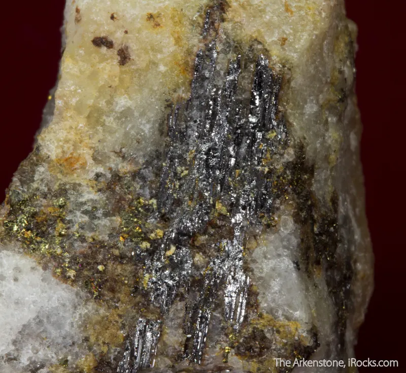 Eclarite, Chalcopyrite, Quartz-704032.jpg