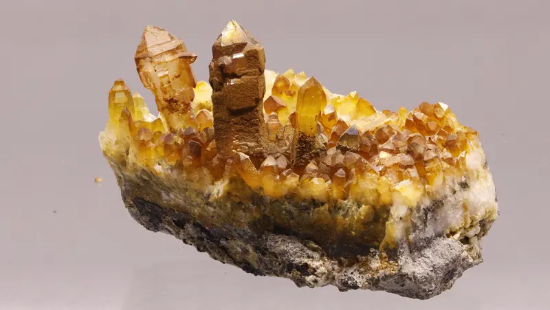 Scepter quartz - Banská Štiavnica.jpg