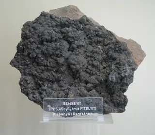 Semseyit - Kisbanya, Karpathen.jpg