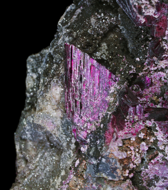 Erythrite