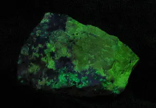 Esperite under UV light.jpg