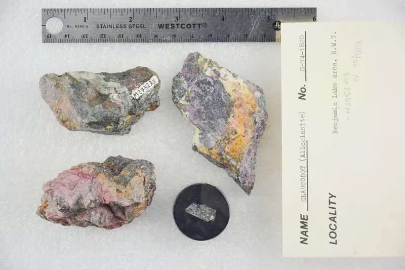 Glaucodot (Alloclasite) (47859640802).jpg