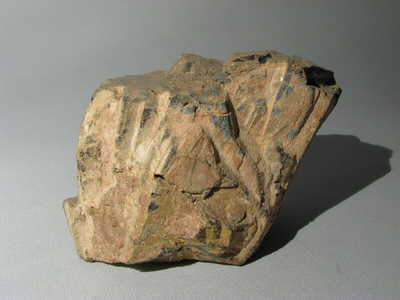 Euxenite-(Y)