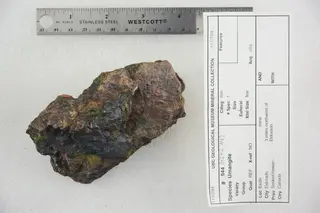 Umangite (46852780815).jpg