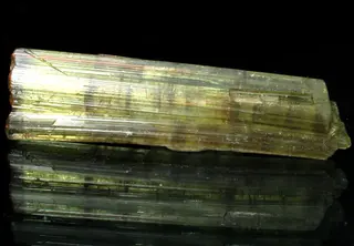 Turmalin verdelit, Madagaskar1.jpg