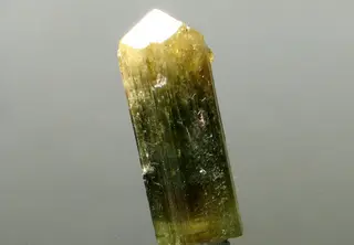 Turmalin 2verdelit, Madagaskar.jpg