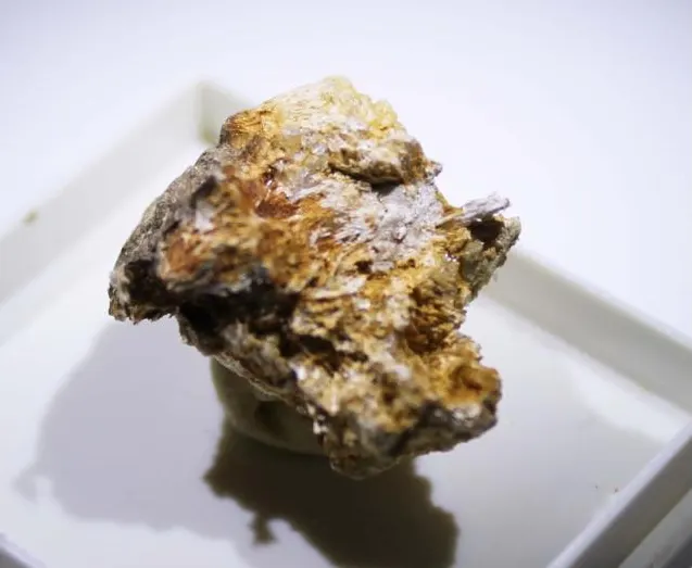 Ferro-anthophyllite.jpg