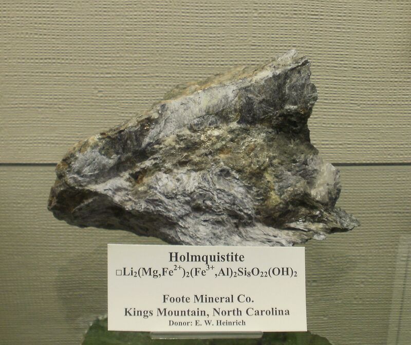 Holmquistite