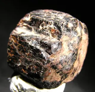 Ferrohornblende-4aa53a.jpg