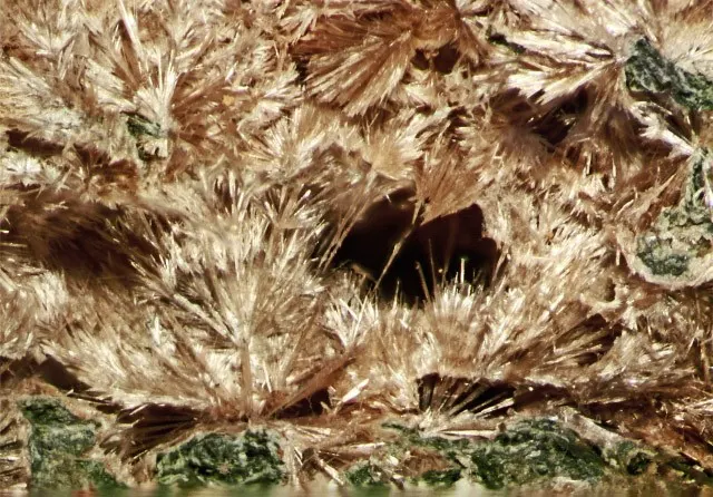 Ferrostrunzite-194809.png