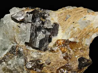 Fersmanite-666760.jpg