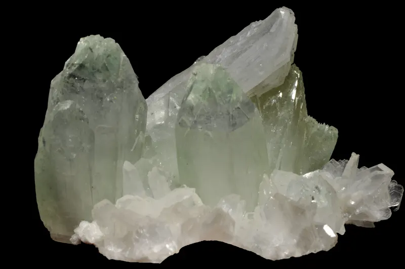 Fluorapophyllite-(K), stilbite -(Ca).jpg
