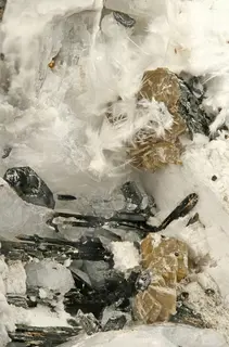 Niveolanite, Franconite, Siderite, Aegirine, Microcline-262401.jpg
