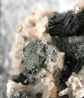 Furutobeite-Quartz-Tennantite-180491.jpg