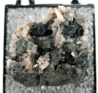Furutobeite-Quartz-Tennantite-t07-70a.jpg
