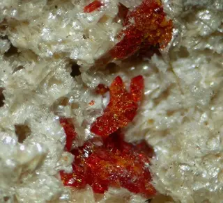 Tiragalloite-237957.jpg