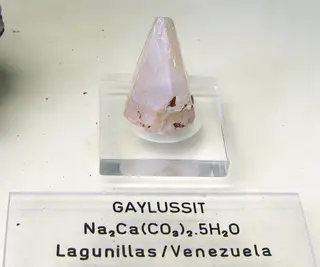 Gaylussit - Lagunillas, Venezuela.jpg