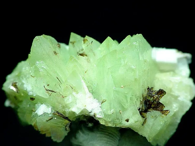 Genthelvite-20246.jpg