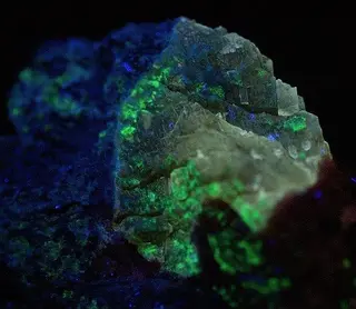 Vlasovite-Gittinsite-Eudialyte-213098.jpg